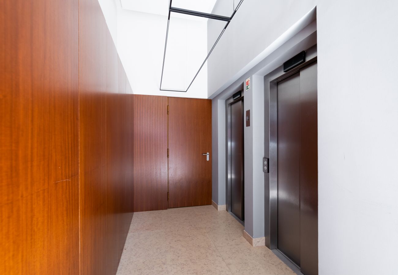 Apartment in Lisbon - Lisbon, 2-Bedroom Flat in a Premium area