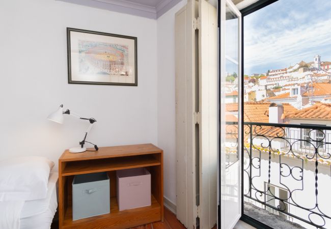 Apartment in Lisboa - Comfortable Alfama Apartment with River View - TTL126 Apartment in Lisboa - Comfortable Alfama Apartment with River View - TTL126